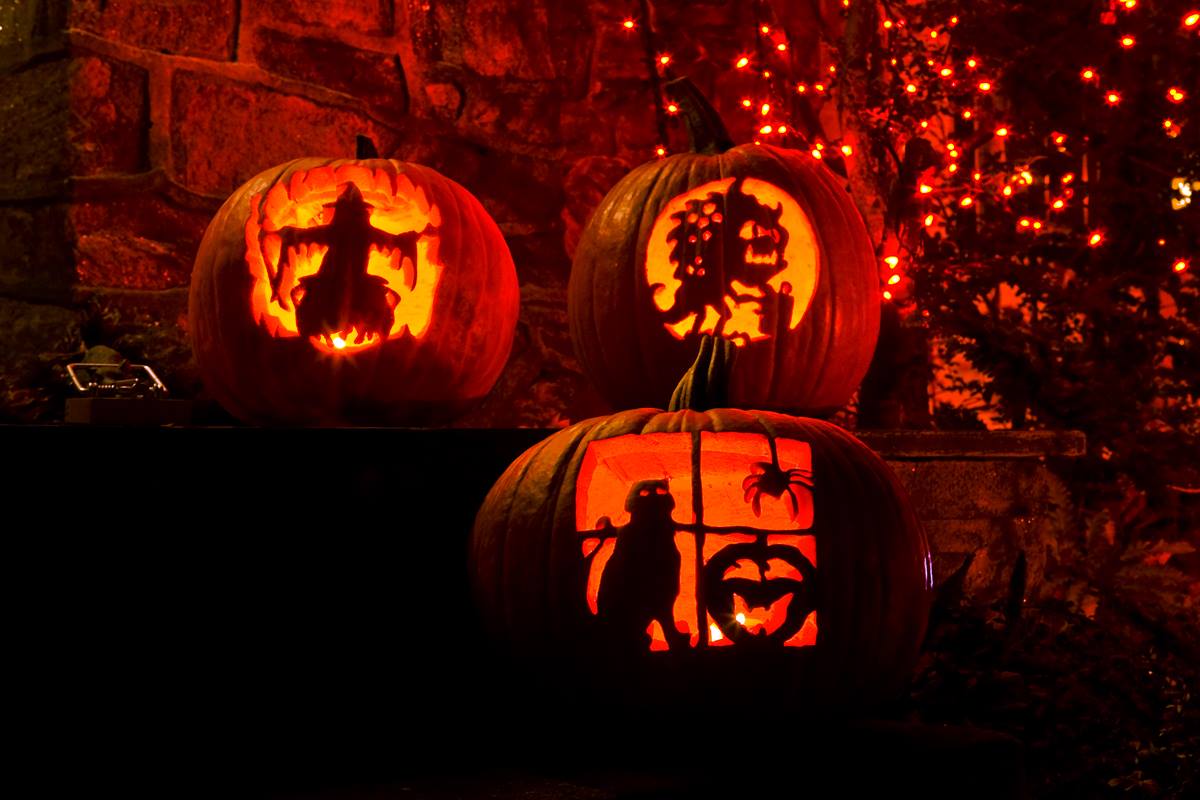 Artificial Family E V Halloween